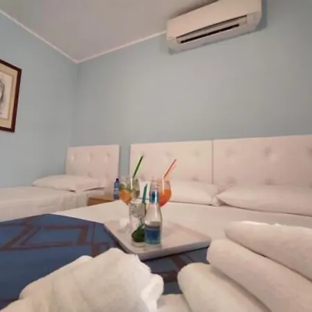 Hotel Villa Mirella 3*