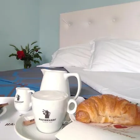 Hotel Villa Mirella 3*