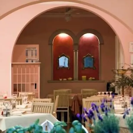 Hotel Villa Mirella 3*