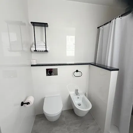 Hotel Mirella 3*