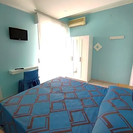 Mirella Hotel 3*