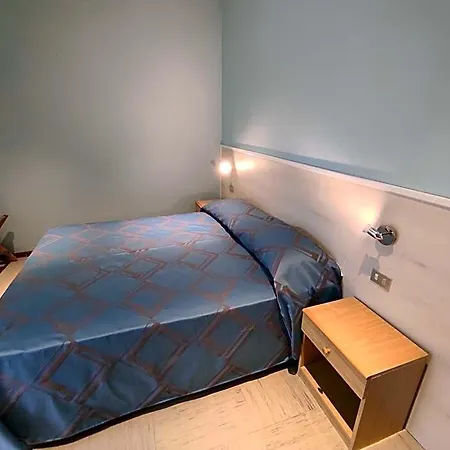 Hotel Mirella 3*