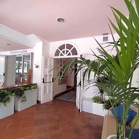 Hotel Mirella 3*